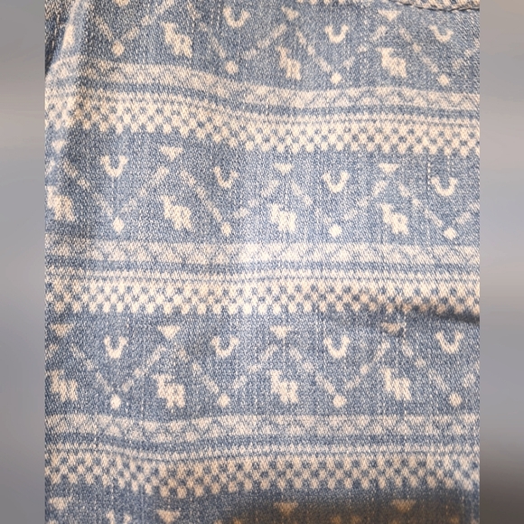 True Religion Men's Ricky Flap short 32 frayed hem light wash ikat print - Picture 8 of 12